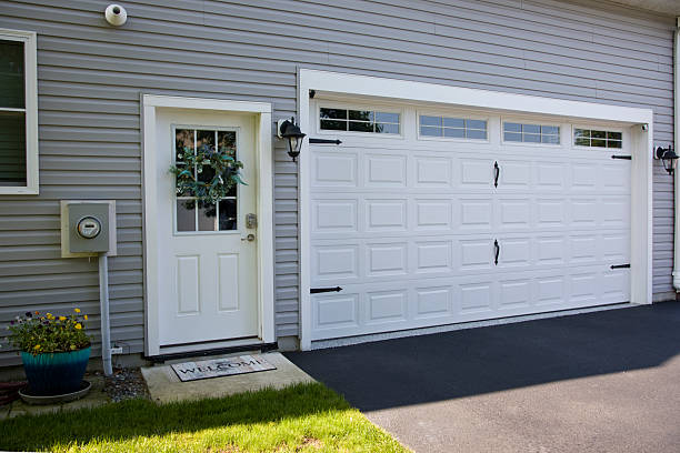 24/7 Emergency Garage Door Panel Replacement experts in Volcano Golf Course, HI